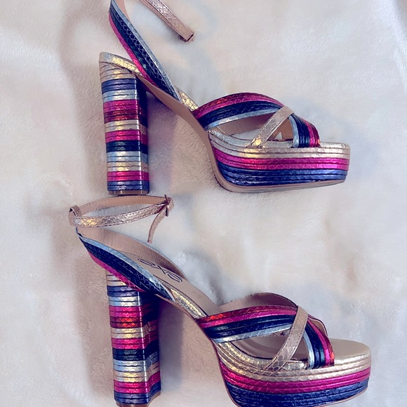 Colorful shiny heels - Picture 2 of 4